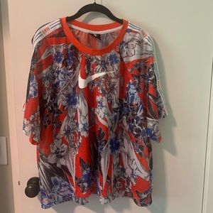 NIKE Sportswear Women’s Short-Sleeve Floral Top